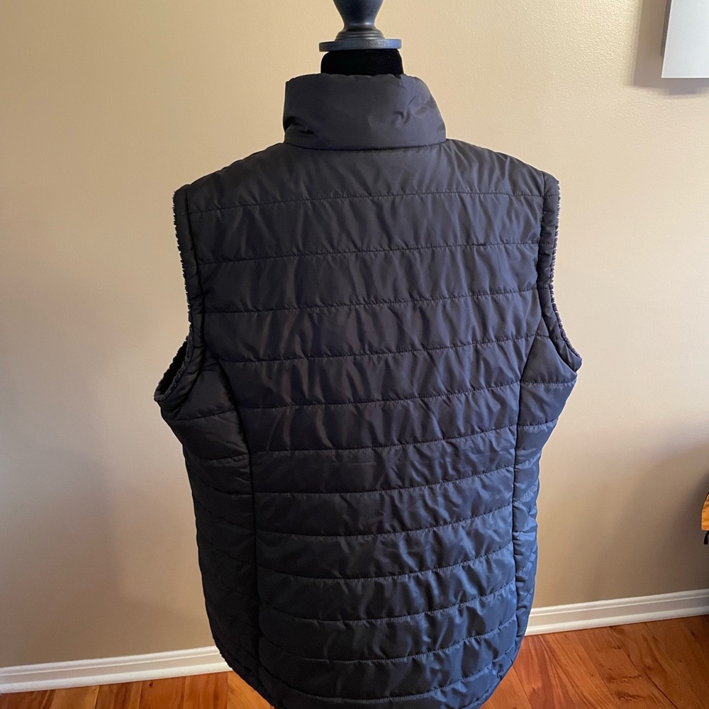 NWOT - Women’s Free Country Black Quilted Puffer Vest - Reversible - Picture 3 of 8